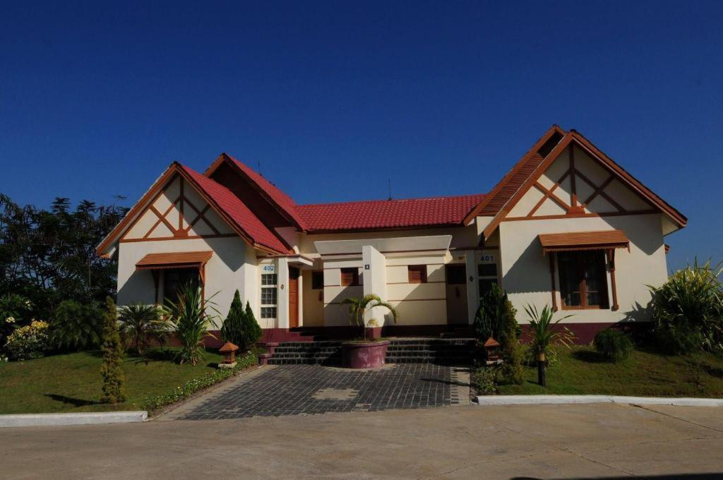 Myat Taw Win Hotel Naypyidaw Zewnętrze zdjęcie