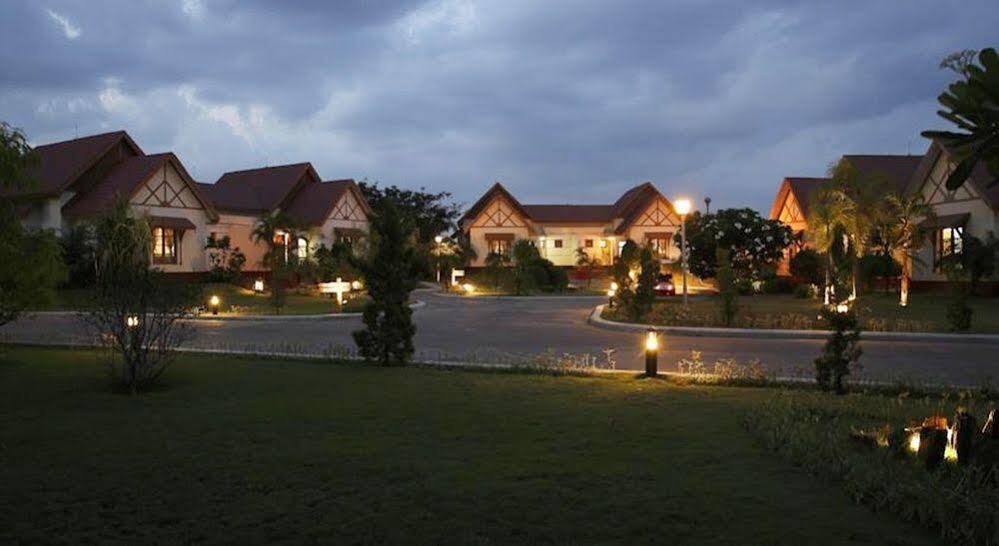 Myat Taw Win Hotel Naypyidaw Zewnętrze zdjęcie